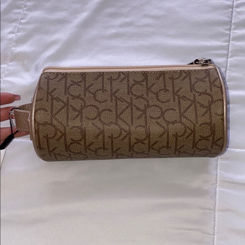 Calvin Klein toiletry bay